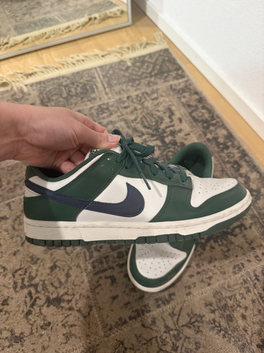 Nike Scarpe da donna: Nike Dunk Low‘s – Nuovo (secondo la descrizione) da Luzern venduto da Itsclaire 1