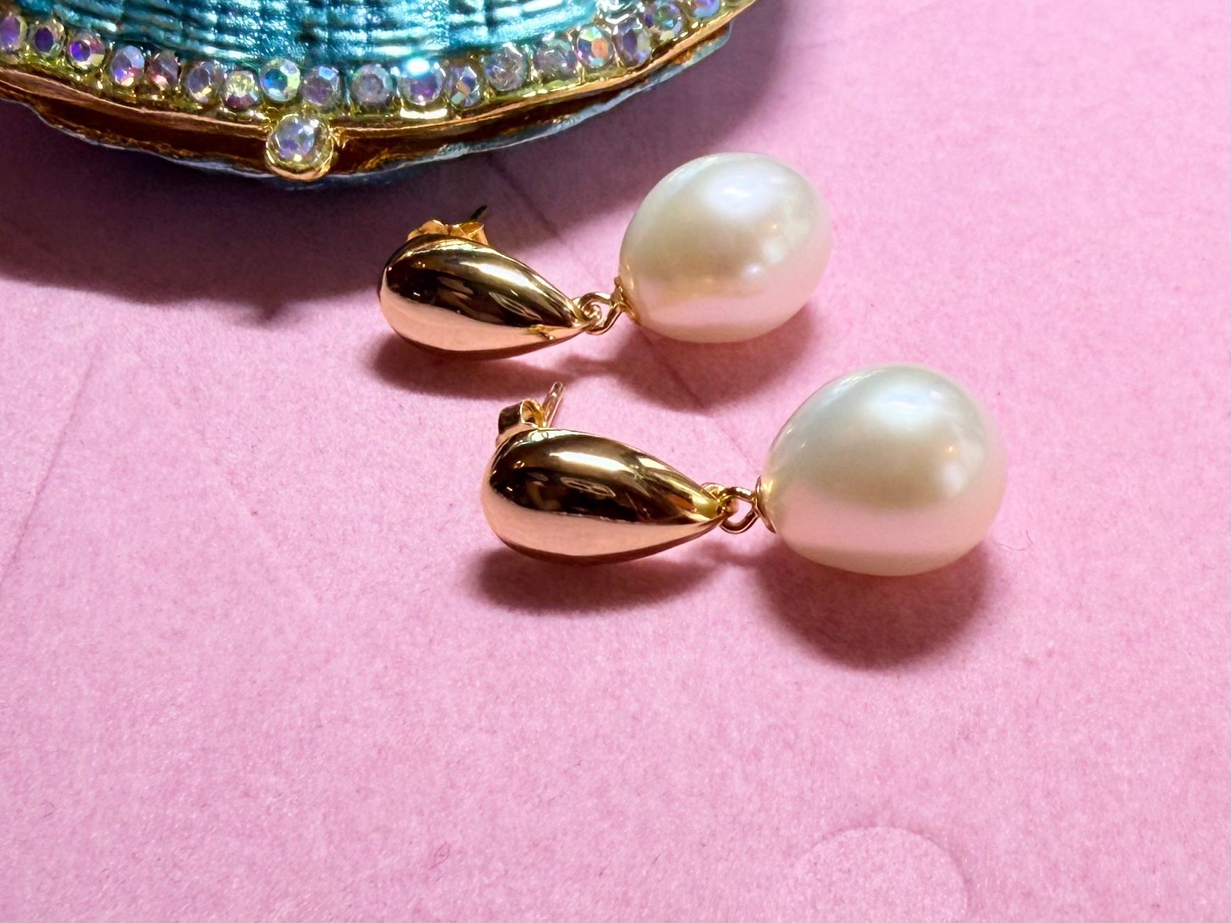 Orecchini pendenti & Orecchini a lobo: Boucles d’oreilles Bianca – Nuovo e nell'imballaggio originale da St-Maurice venduto da Sandrinette123 1