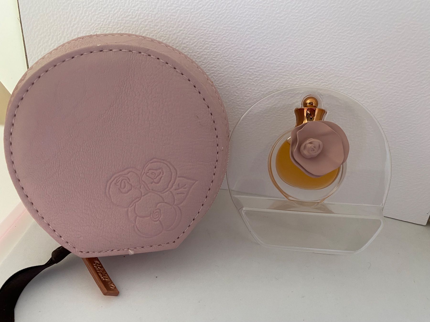 Valentino Parfum & Eau de Toilette: Miniature Valentina de Valentino – Neu und originalverpackt aus Bouveret von wes_7zll 2