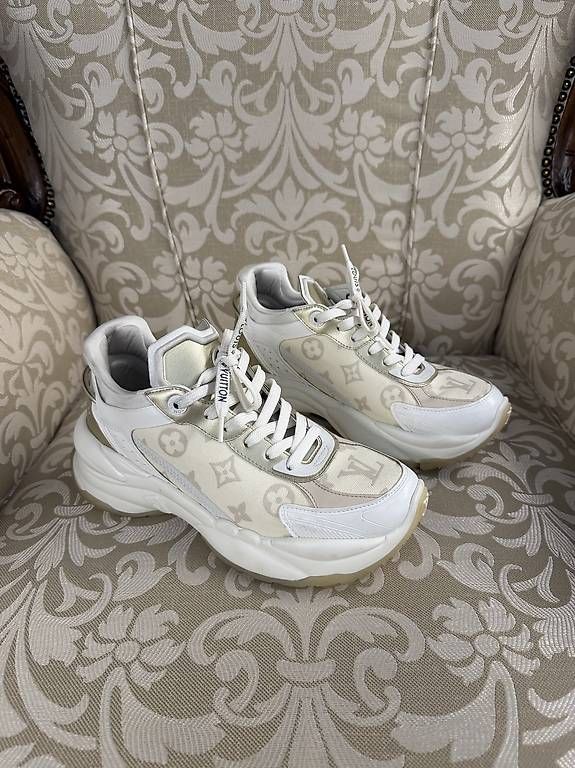 Scarpe da uomo: Original Louis Vuitton sneakers  – Usato da Maienfeld venduto da Buendnerbike