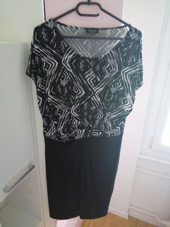 Elegantes Sommerkleid schwarz/weiss Grösse 46 👗✨
