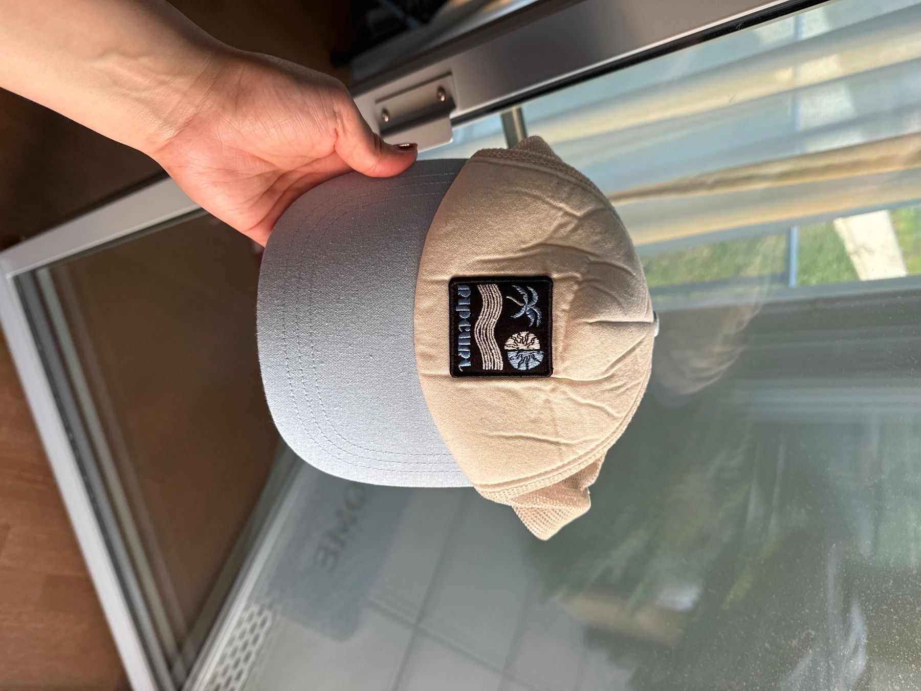 Sonstige Kleidung & Accessoires: Cap hellblau beige – Gebraucht aus Uitikon Waldegg von LoriCor