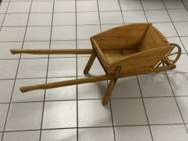 Schubkarre Holz Dekoration alt guter Zustand