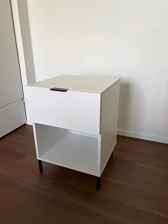 Conforama Nachttische: Table de chevet – Gebraucht aus Neuchâtel von gon_hvy2