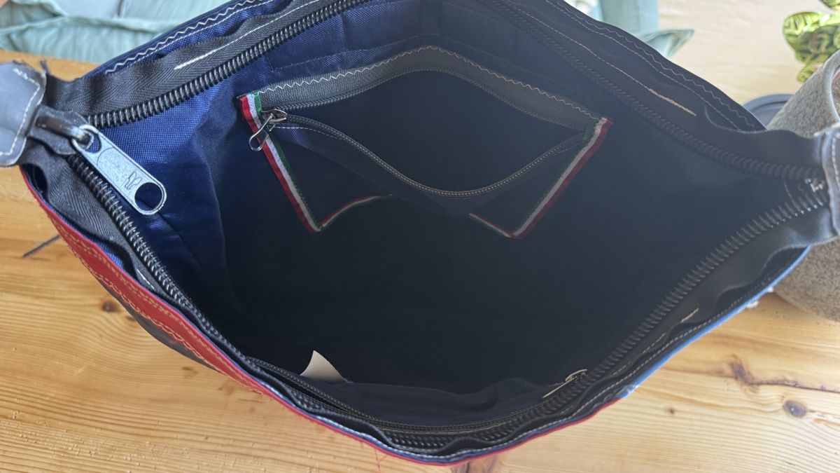 Zaini: Rucksack aus recyceltem Segelmaterial – Usato da Seewis Dorf venduto da alex.huesler 1
