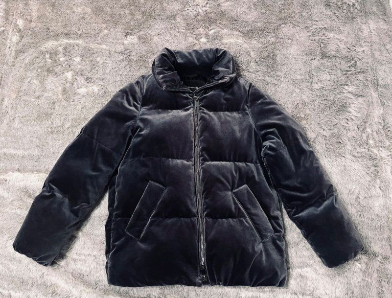 Massimo Dutti Giacche: Massimo Dutti Gefütterte Steppjacke aus Samt Gr. S Anthrazit – Usato da Zürich venduto da dil_mdn7