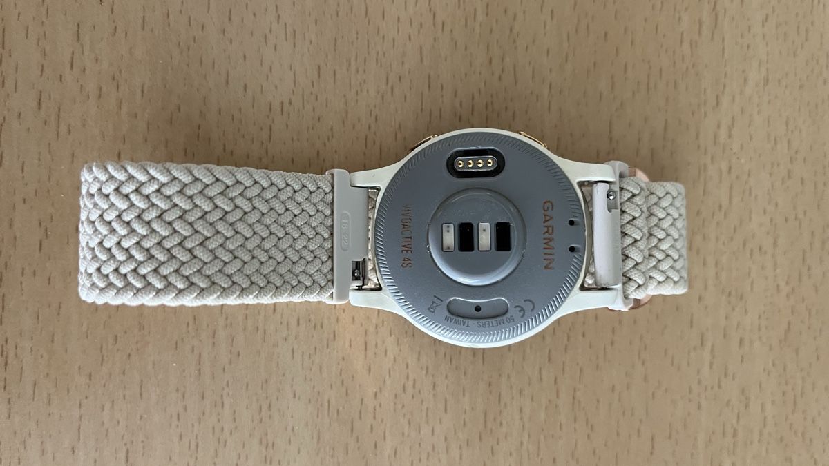 Garmin Smartwatch: GARMIN VIVOACTIVE 4 – D'occasion à Bergdietikon par Papageischtli 3