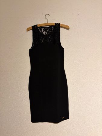 Guess Kleid schwarz Spitze Grösse S guter Zustand