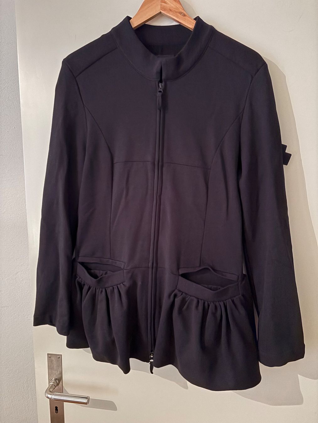 Plü Pluslavie Giacche: Jacke von PLÜ Pluslavie – Usato da Bäch SZ venduto da Dackel007