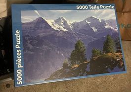 Neuwertiges 5000-Teile Puzzle - Winterliche Berglandschaft!