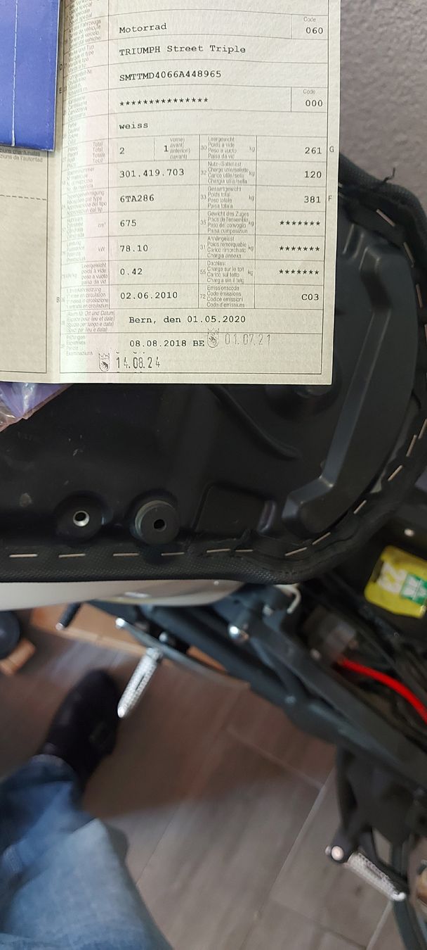 Triumph Strasse: Triumph Street Triple Motorrad – Gebraucht aus Schüpfen von BuffaloB 9