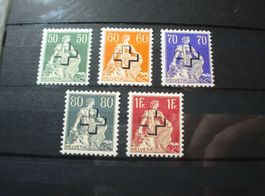 Satz Helvetia mit Schwert. Überdruck Kreuz, 1938, **