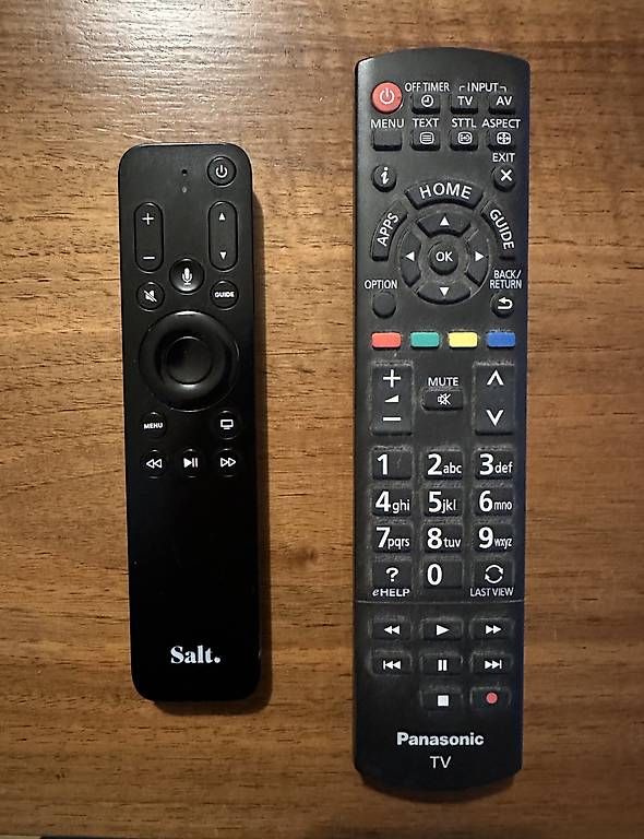 Mobili TV: Monitor mit Fernsehtisch – Usato da Basel venduto da Momo248 1