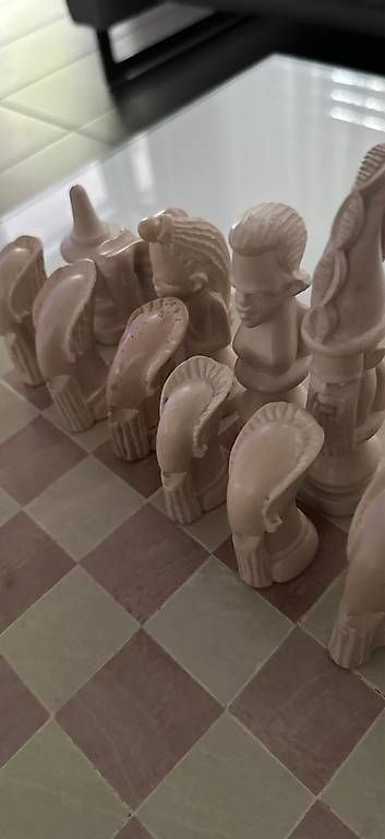 Giochi: Schachspiel aus handgeschnitztem Speckstein – Usato da Pratteln venduto da Tuvalabuhu