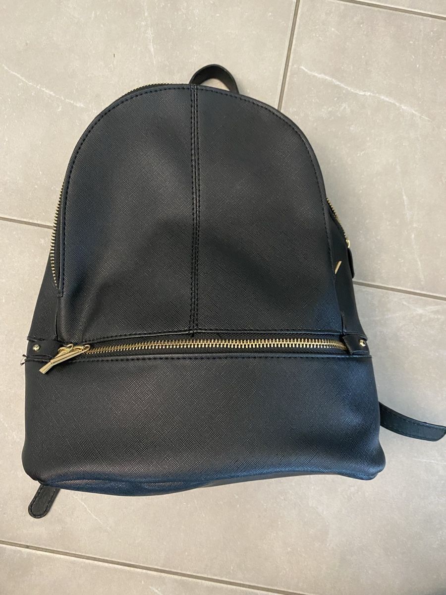 Zaini: kleiner, schwarzer Rucksack von CHICORÉE – Nuovo (secondo la descrizione) da Hünenberg See venduto da lar_9zjk