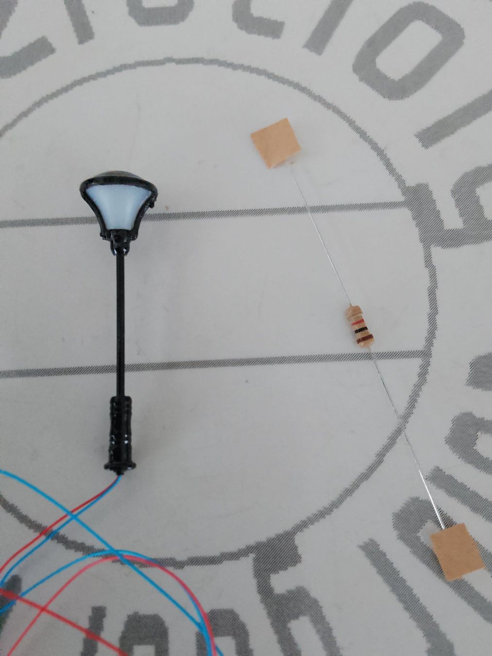 Modellini di ferrovie: Moderne LED-Laterne "Victoriaplatz"  Spur N – Nuovo (secondo la descrizione) da Luzern venduto da Salefactory 1