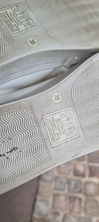 Twinset Scarpe da donna: Twinset Damen Sneakers  Gr. 38 – Usato da Vaduz venduto da has_lbl2 4