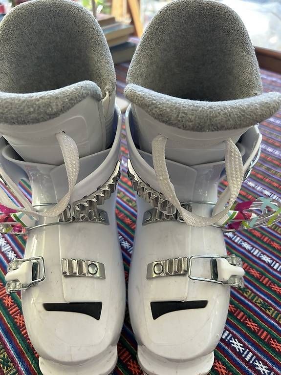 Schuhe für Jungen: Chaussures de ski Rossignol 22,5 – Gebraucht aus Plan-les-Ouates von Kiss-bodolay 1