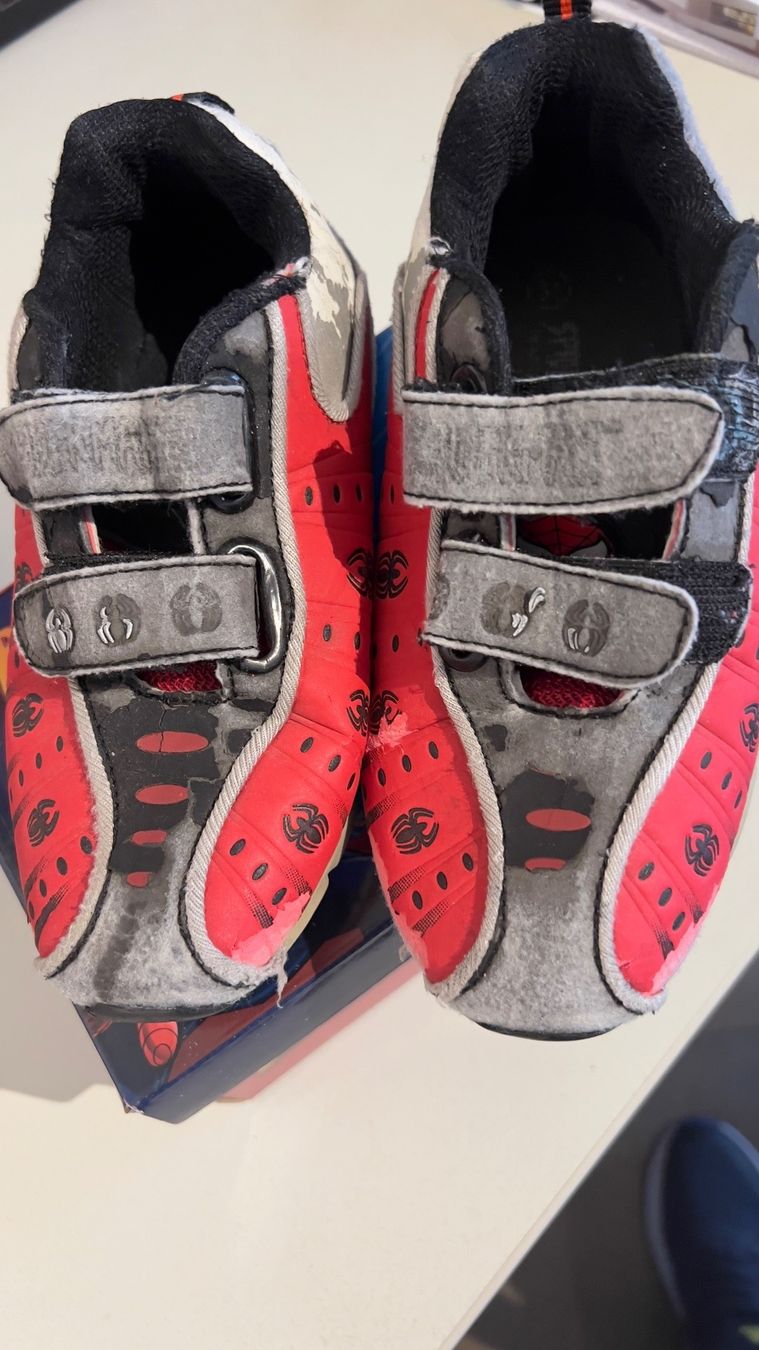 Herrenschuhe: SPYDERMAN KINDER SCHUHE 31 AB FR.1.- – Gebraucht aus Zürich von sepp69 1