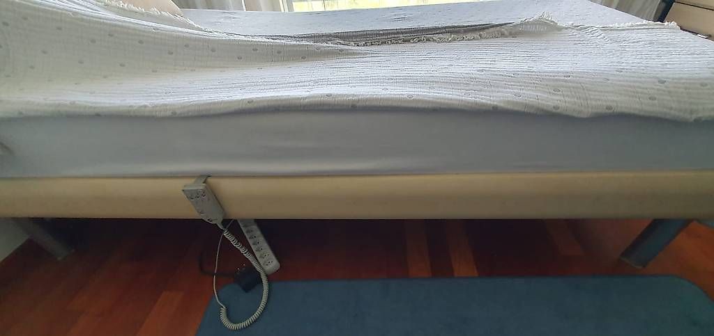 Betten: TEMPUR Bett 90x200 mit Happy Systems Motor – Gebraucht aus Adliswil von GillesFavre1 3