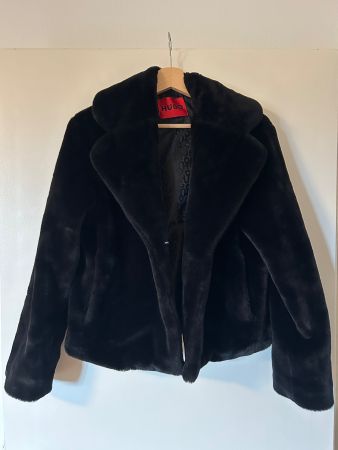Kuschlige Herbstjacke, Hugo Boss, Gr. M bis L