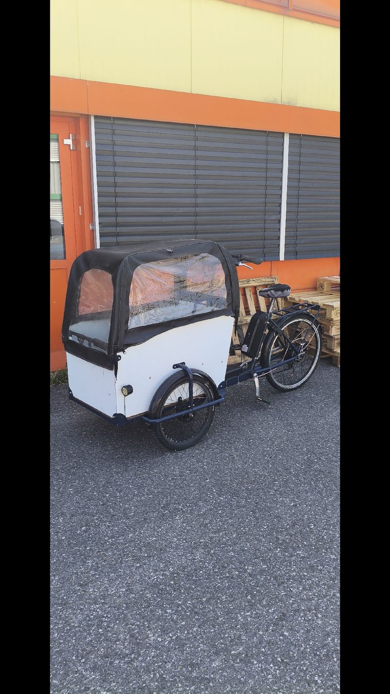 Velos: Vélo cargo électrique avec bâche – Gebraucht aus Yvonand von jmp_2hbr 2