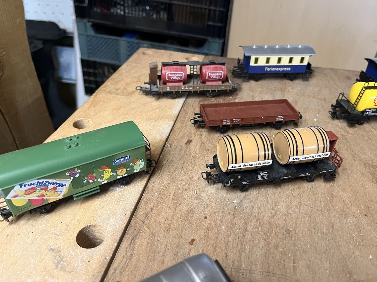 Giocattoli: Modelleisenbahn Waggons und Loks – Usato da dagmersellen venduto da Farbregen 5