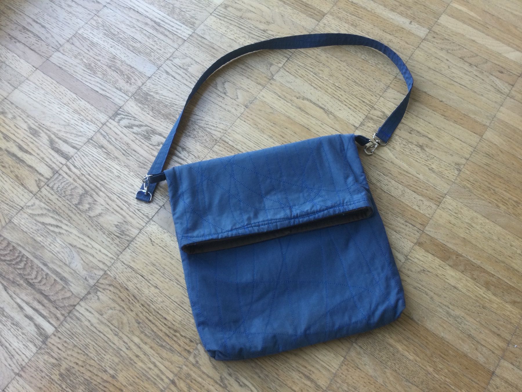 Borse: Schultertasche Baum Hand-made – Usato da Zürich venduto da ShadowVorlon 1