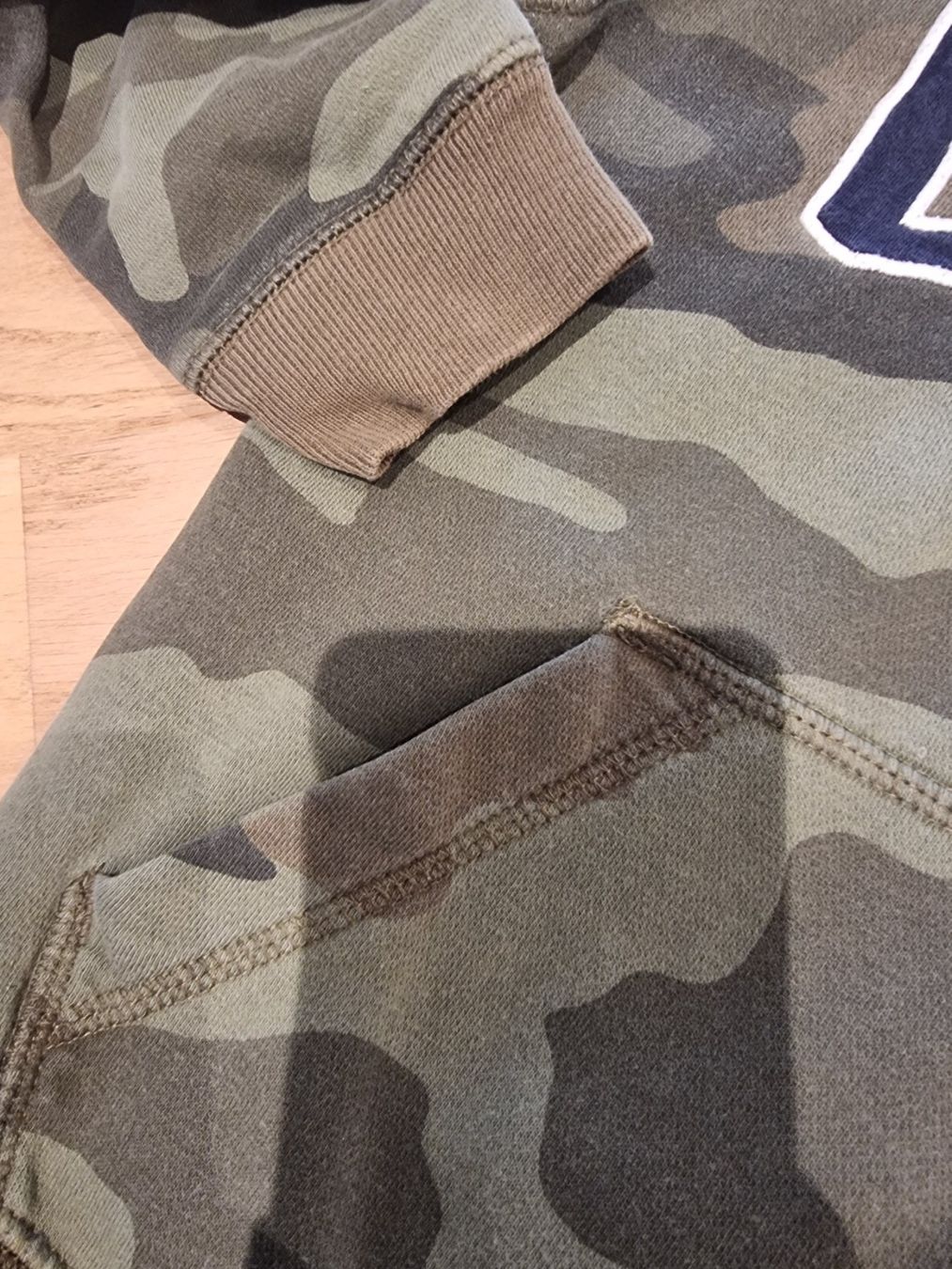 Gap Maglioni & Felpe: GAP Hoodie, 120 – Usato da Buttikon SZ venduto da Limo180 1