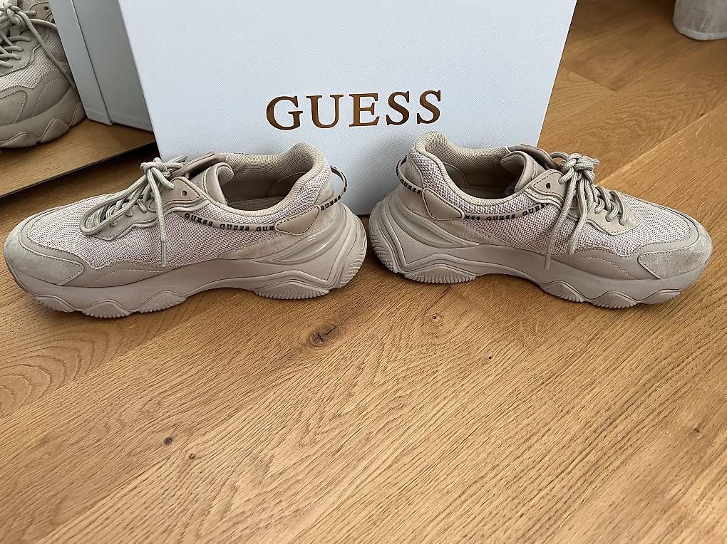 Guess Scarpe da donna: Guess Schuhe in Gr. 39 Beige / Braun – Usato da Gerlafingen venduto da sel_dp6y 1
