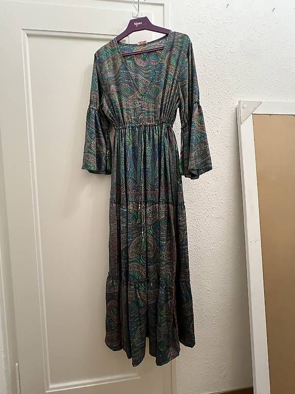 Robes: Robes bohème en soie – D'occasion à Châtelaine par ann_t652 2