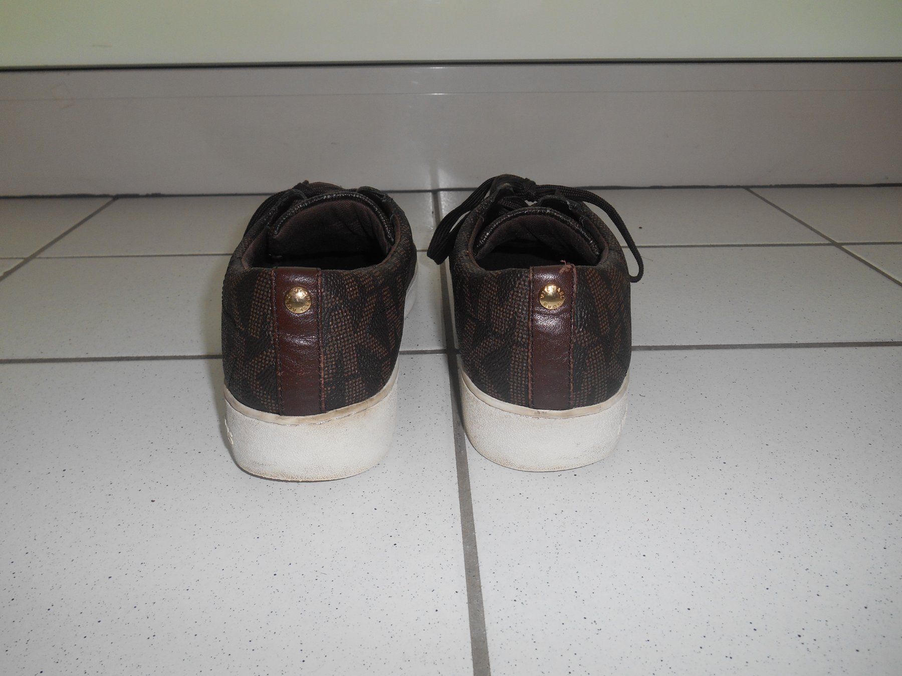 Michael Kors Damenschuhe: Michael Kors Leder Sneaker Grösse 38.5 – Gebraucht aus Basel von chien008 2