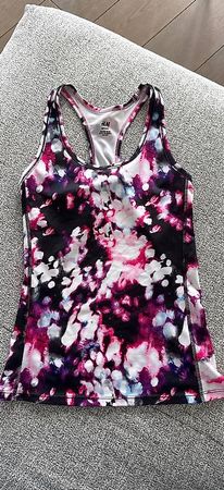 Sport Top in Grösse XS (fällt aus wie S)