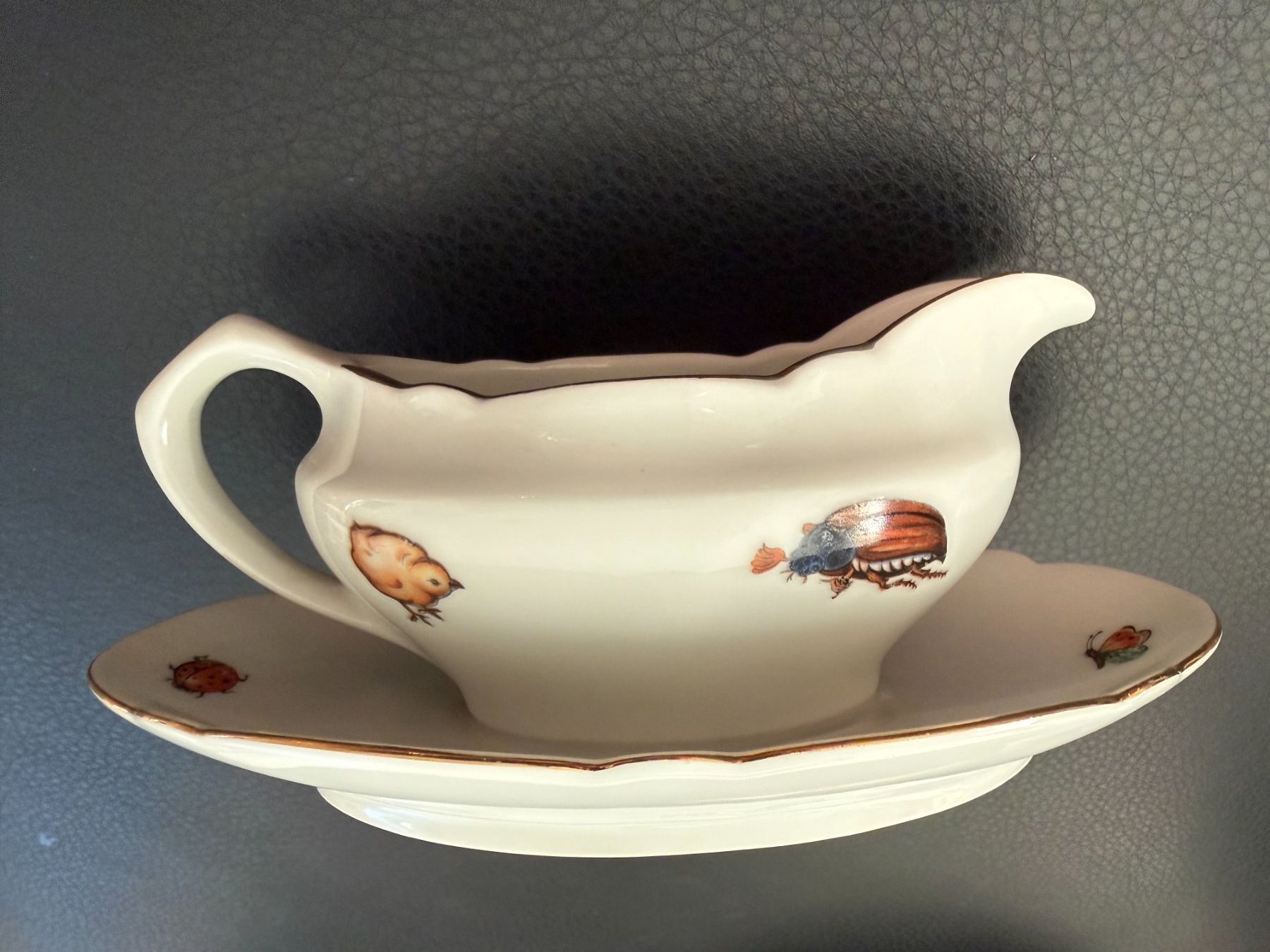 Set di piatti: antikes  Kindergeschirr  Sauciere  Nils  Holgersson – Usato da Subingen venduto da ArtBead 1