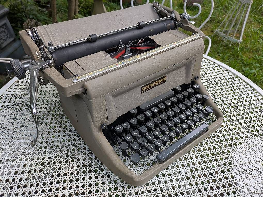 Underwood Schreibmaschinen: underwood Golden Touch Schreibmaschine – Gebraucht aus Binningen von Smile-46