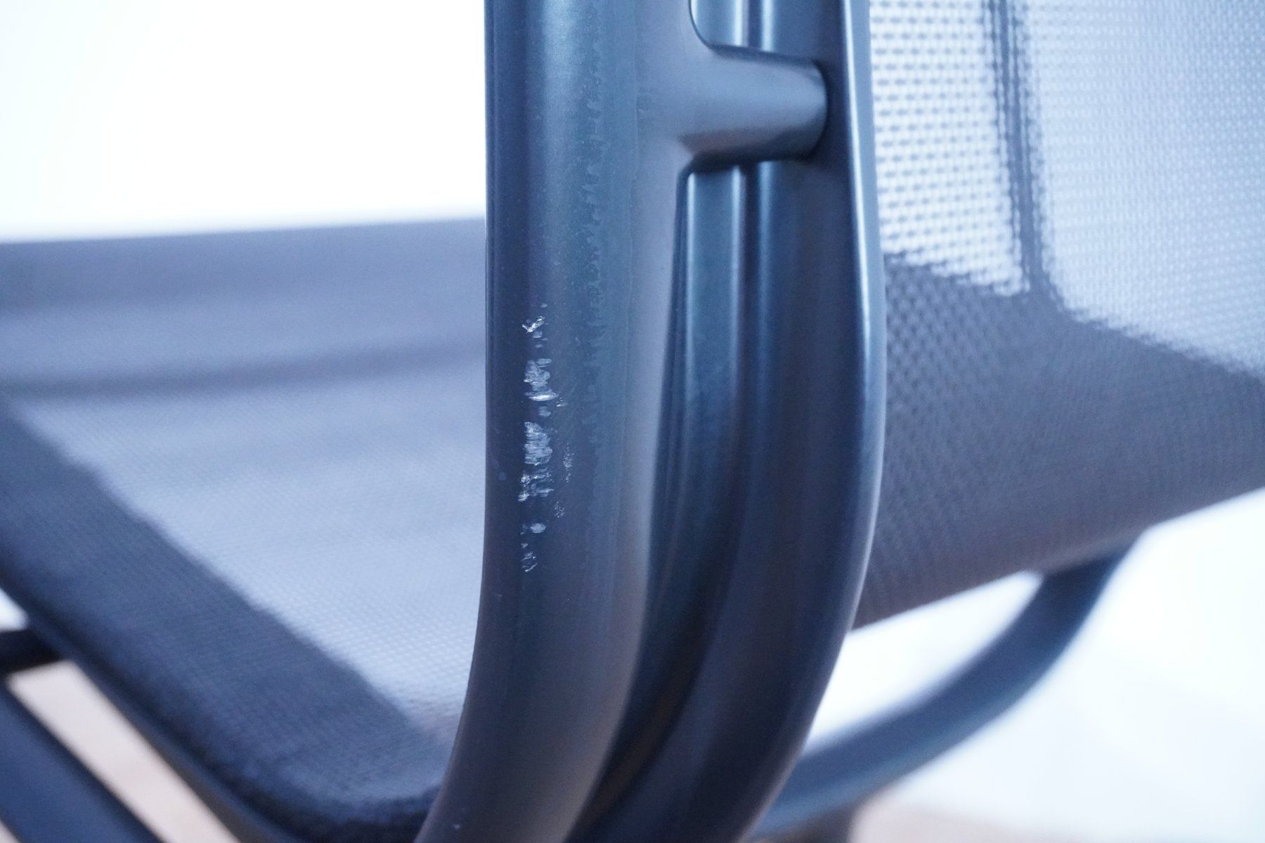 Vitra Sedie: Vitra Eames Alu Chair EA108 Netz schwarz – Usato da Bad Zurzach venduto da QLASSIQ 9