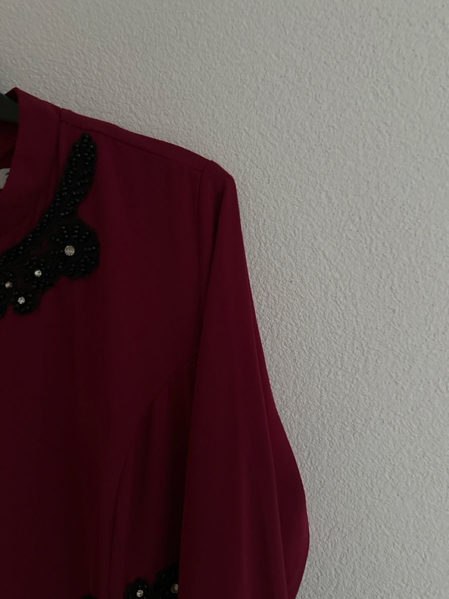Vestiti: Damen Kleid Bordeau Grösse 42 – Usato da Zug venduto da Hehe 6