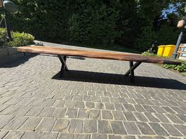 Schöner langer dunkler Nussbaumholz-Sitzbank