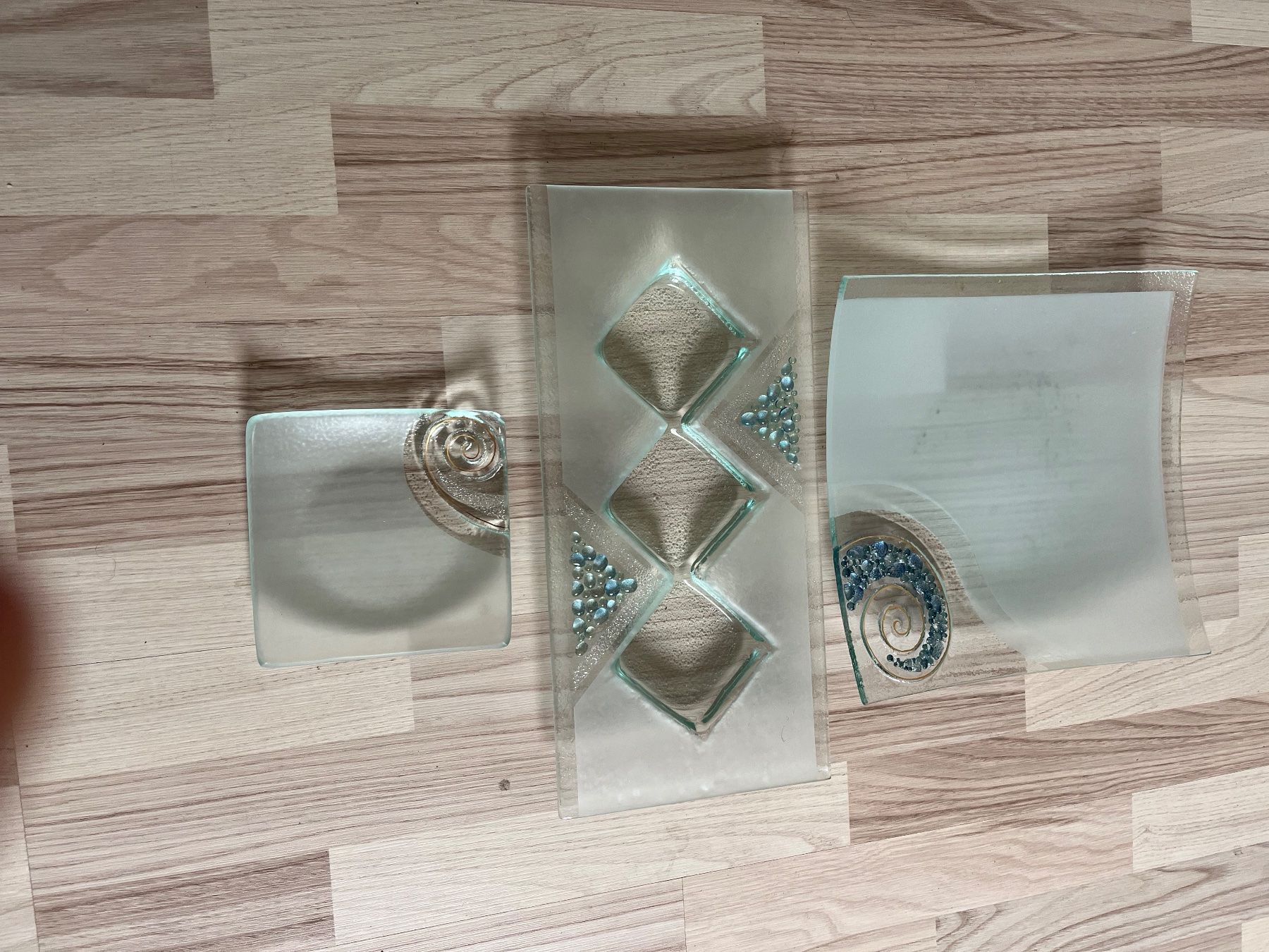 Tutte le decorazioni: Dekorative verschmolzene GLAS-SCHALEN / 3er-Set / Top! – Usato da Islikon venduto da sav_m8xk 1