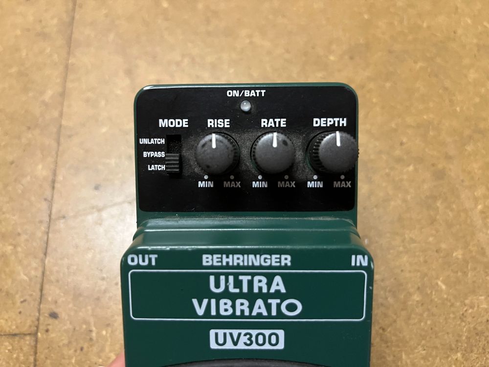 Behringer UV300 Vibrato – Clone des Boss VB-2 | Kaufen auf Ricardo