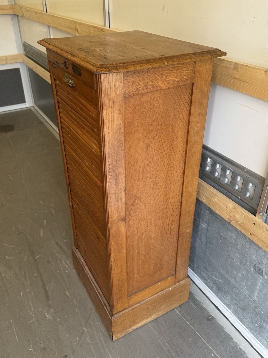 Scaffali: Rolladenschrank  – Usato da Schlieren venduto da Freundlich02 2