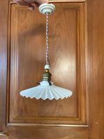 Porzellanlampe Weiss Wellenschliff