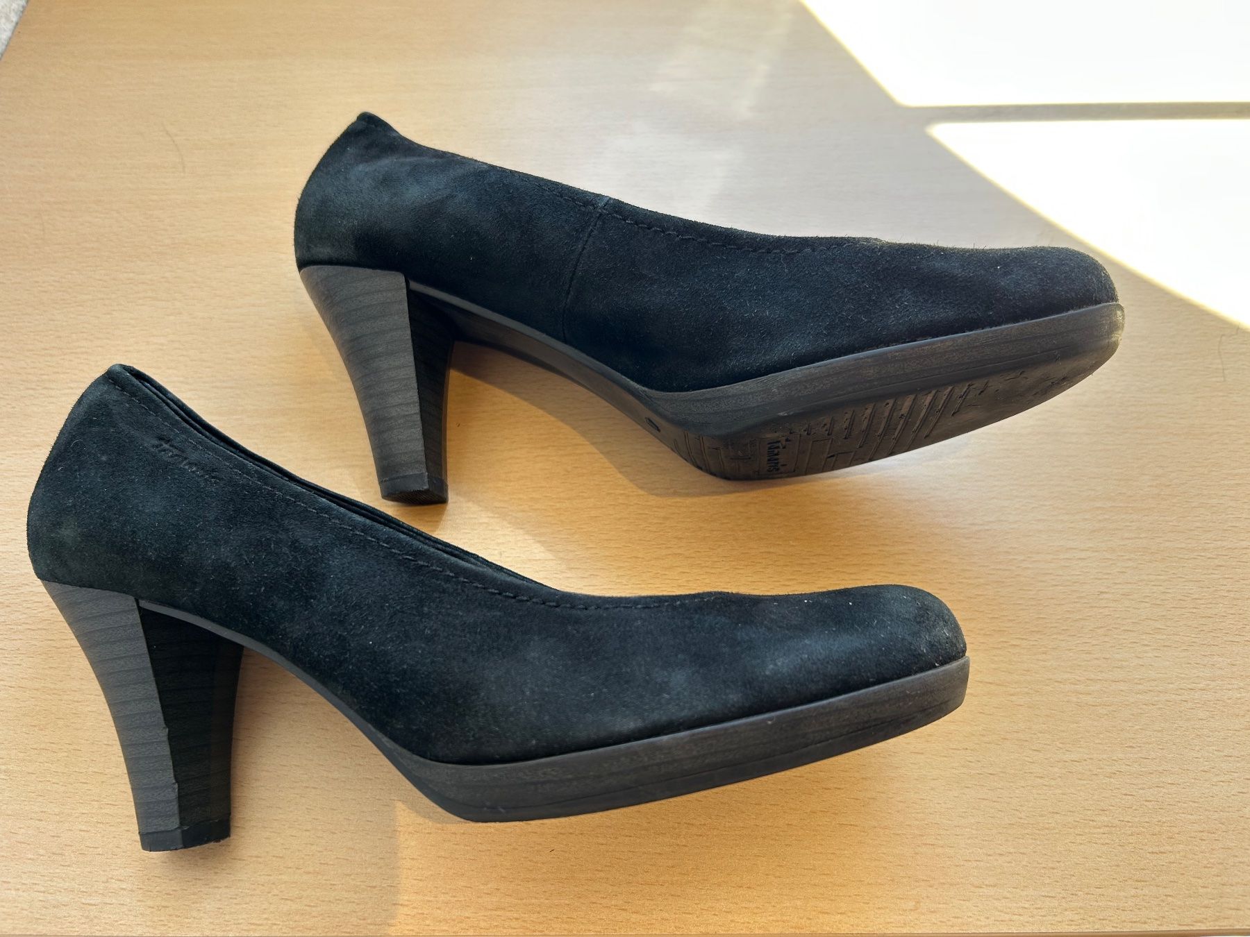 Tamaris Scarpe da donna: TAMARIS Wildleder Pumps schwarz, 40 – Usato da Boswil venduto da LuziaB01