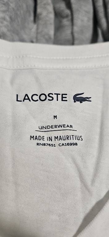 Lacoste T-Shirts: Lacoste weisses T-Shirt Gr. M – Gebraucht aus wängi von haa_6pqc
