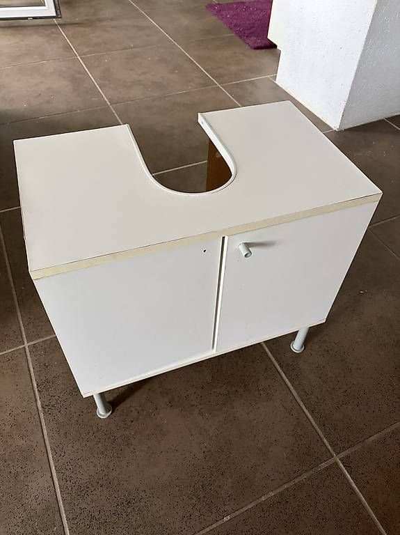 Badezimmermöbel: Lavabo unterschrank – Gebraucht aus Hinterkappelen von cla_b8vk 1