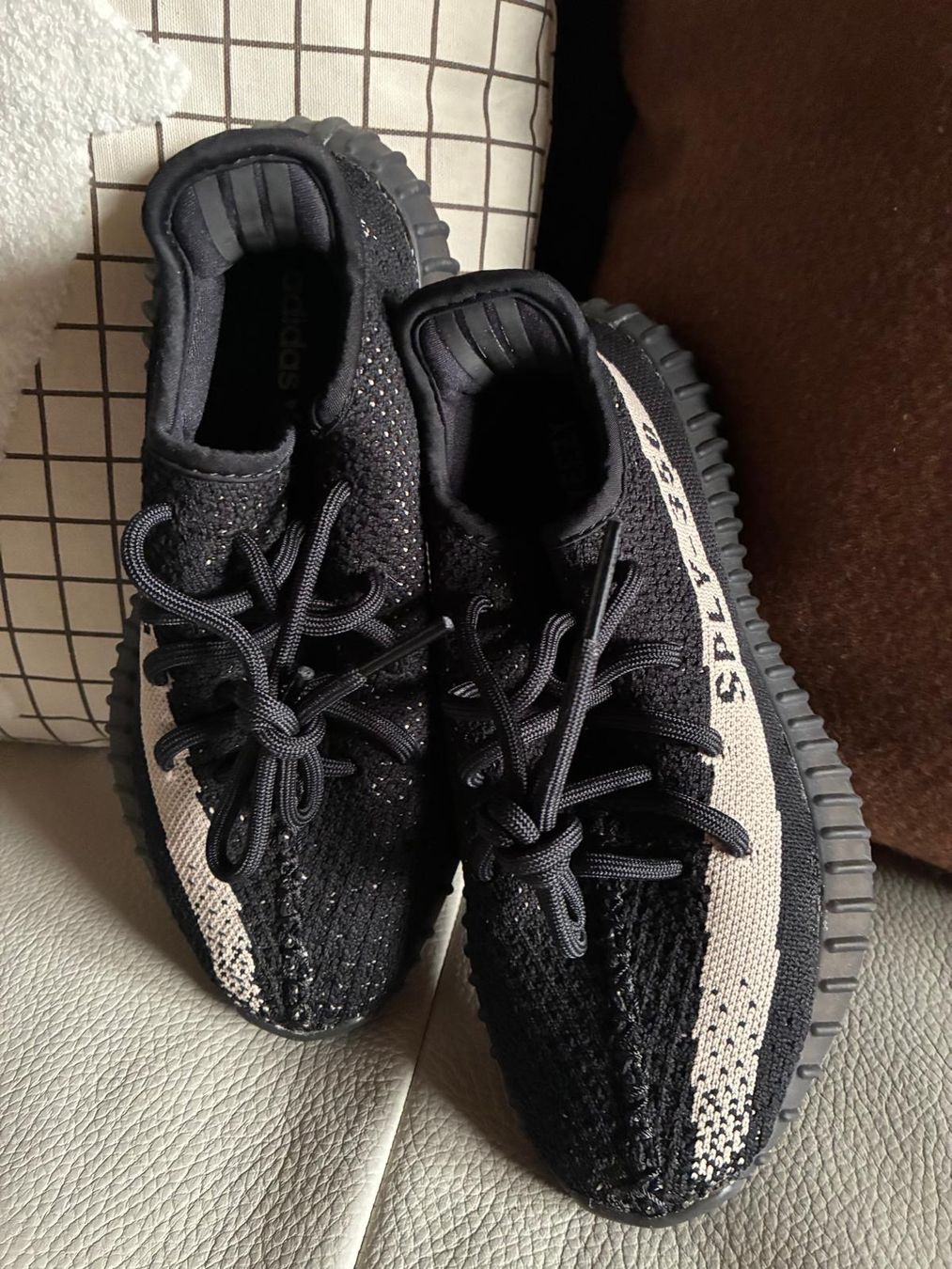 Adidas Chaussures hommes: ADIDAS YEEZY BOOST – D'occasion à Rümlang par har_z6qv 3