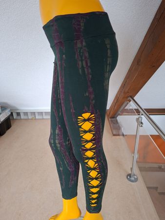 Gekko Leggings seitliche Cut outs grün/violett, Gr. M/L, neu