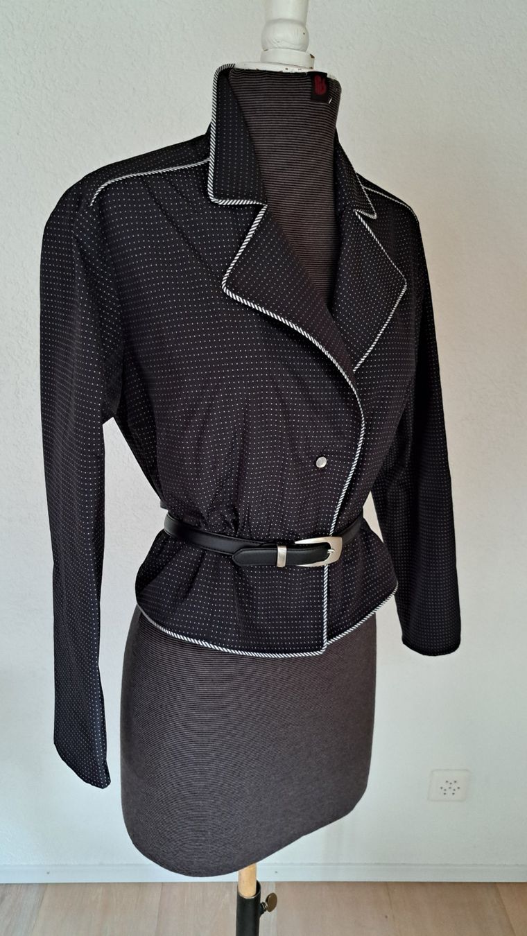 Blusen: Schicke Bluse mit Reverskragen – Neu (gemäss Beschreibung) aus Reutigen von IrisFashion