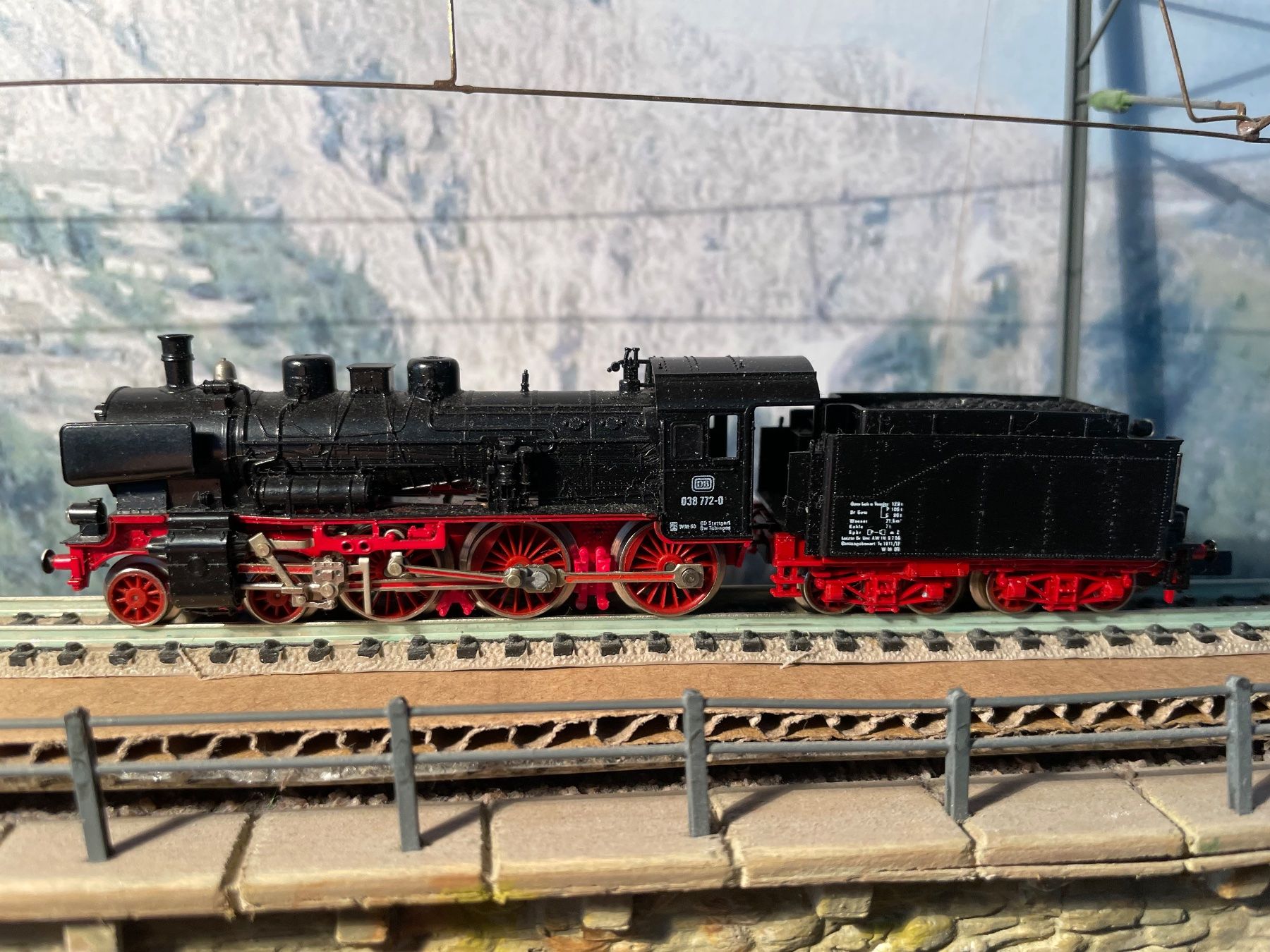 Fleischmann Modellini di ferrovie: Fleischmann 7160 DB Schlepptenderlok BR 038 mit Tender – Usato da Rorschach venduto da Karotten