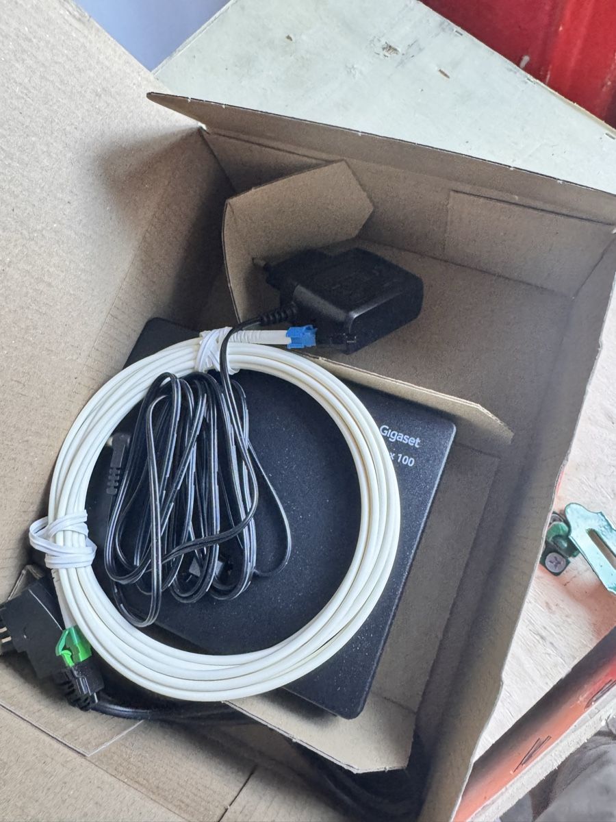 Gigaset Telefone: Gigaset GO-Box 100 Premium Telefonbasis mit AB – Gebraucht aus Luzern von sinni 1